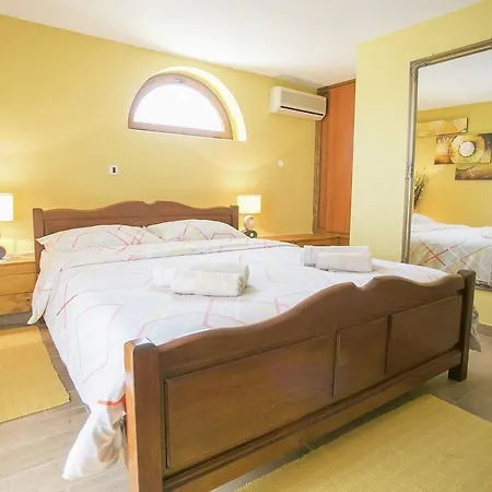 Quaint In Croatia With Pool Villa Vizinada