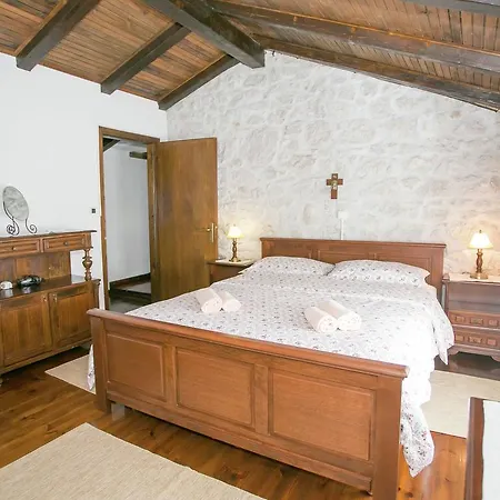 Villa Quaint In Croatia With Pool *