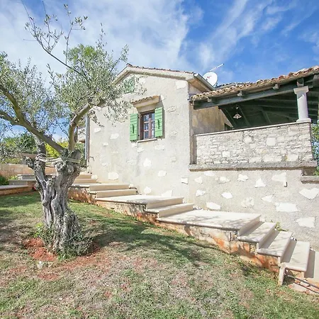 Villa Quaint In Croatia With Pool *