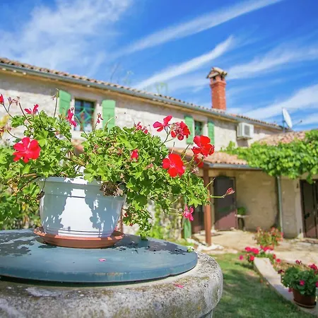 Villa Quaint In Croatia With Pool *