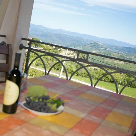 Quaint In Croatia With Pool * Vizinada