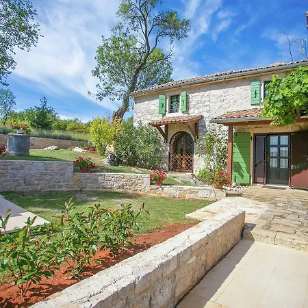 Villa Quaint In Croatia With Pool
